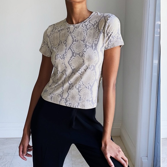 Babaton/aritzia python tshirt - Picture 2 of 7